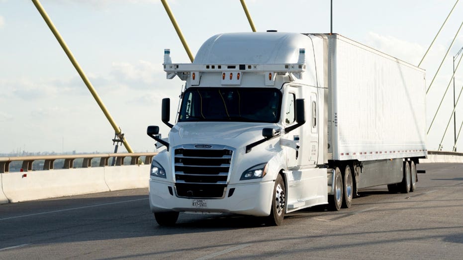 Humanless big rig completes its first US freight run School Education